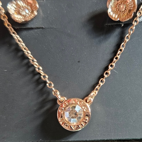 NEW! GOLDEN COACH NECKLACE WITH MATCHING EARRINGS ♡♡♡♡ - Picture 5 of 7